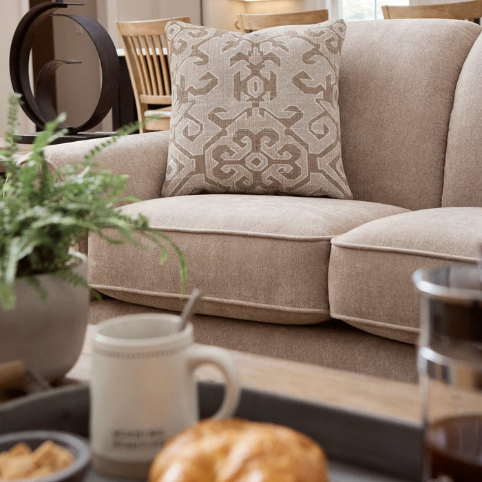 Mackenzie Loveseat
