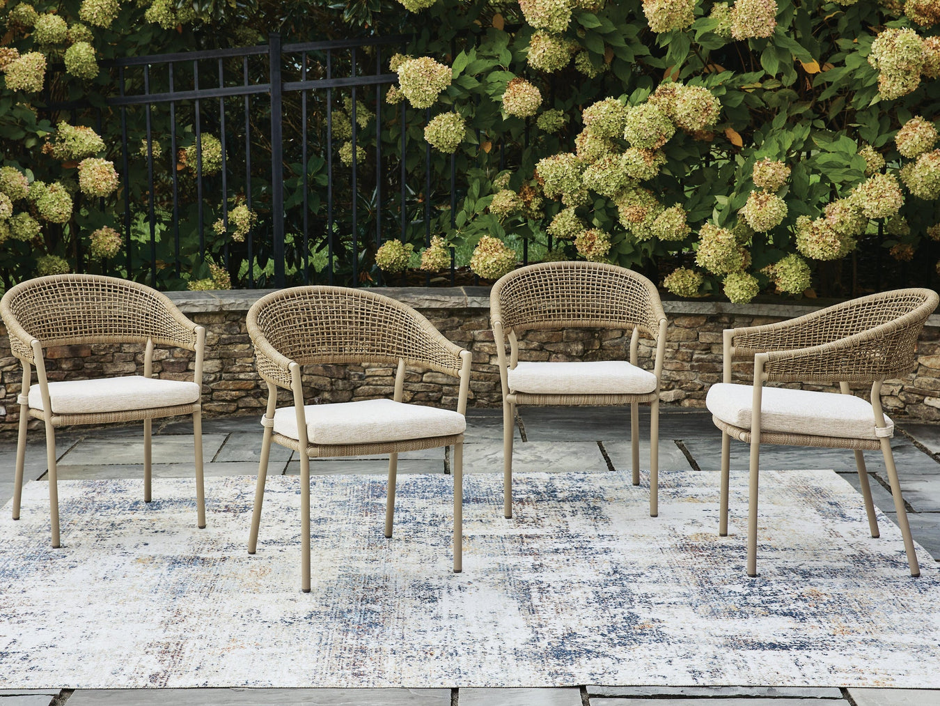 Outdoor Furniture > Outdoor Dining > Outdoor Dining Chairs