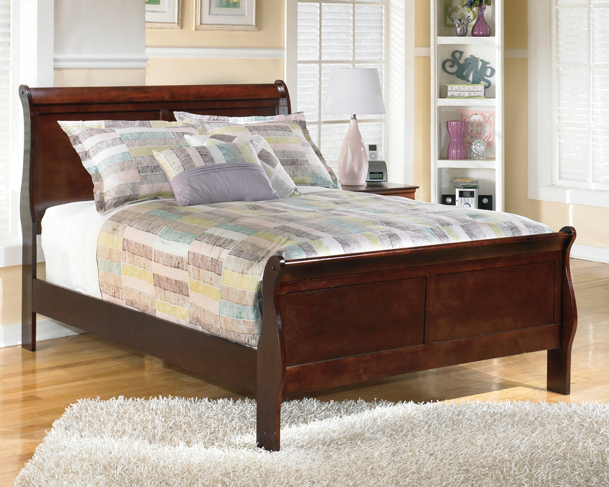Ashley Express - Alisdair Full Sleigh Bed with 2 Nightstands